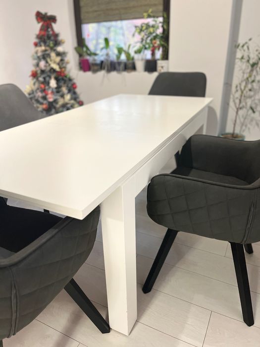 Трапезна разтегателна маса -бял гланц