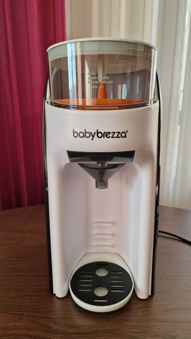 Baby Brezza Formula Pro Advanced - уред за приготвяне на сухо мляко