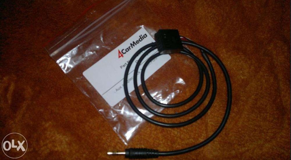 Adaptor intrare cablu auxiliar input pentru aparate mufa quadlock Ford