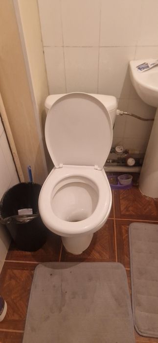 Продам унитаз Белорусский в хорошем состояний.