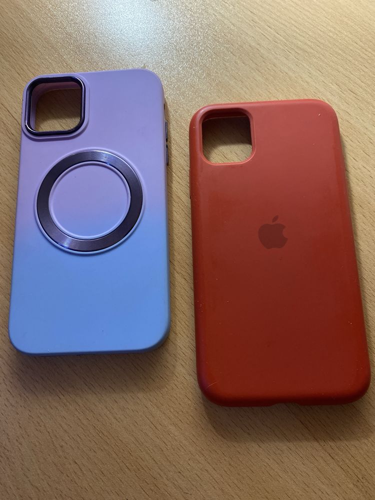 Чехлы на iPhone 11