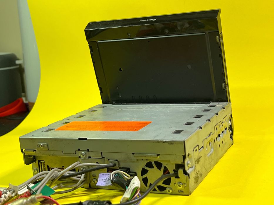 Pioneer СД с вадещ екран