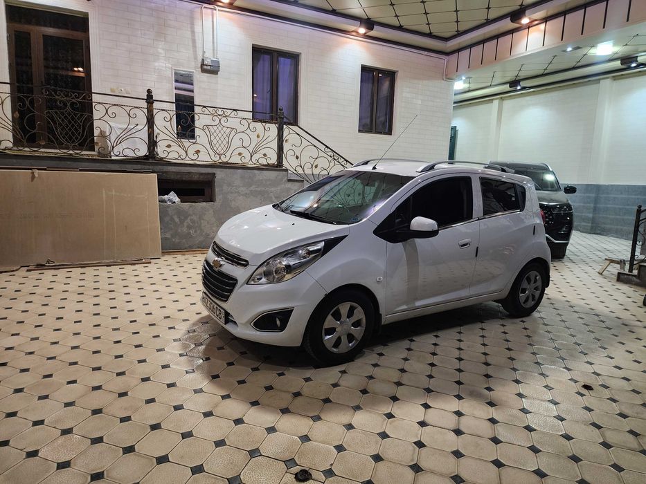 Spark avtomobili sotiladi