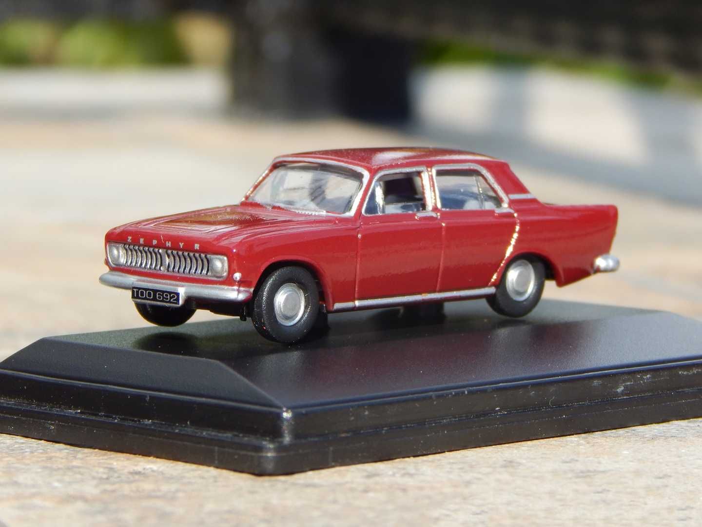 Macheta Ford Zephyr 6 Mk3 1962 sc 1:76 Oxford la vitrina