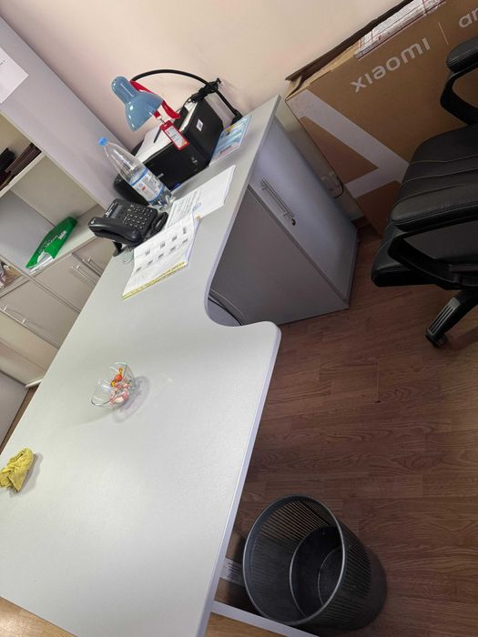 Офисный рабочий стол