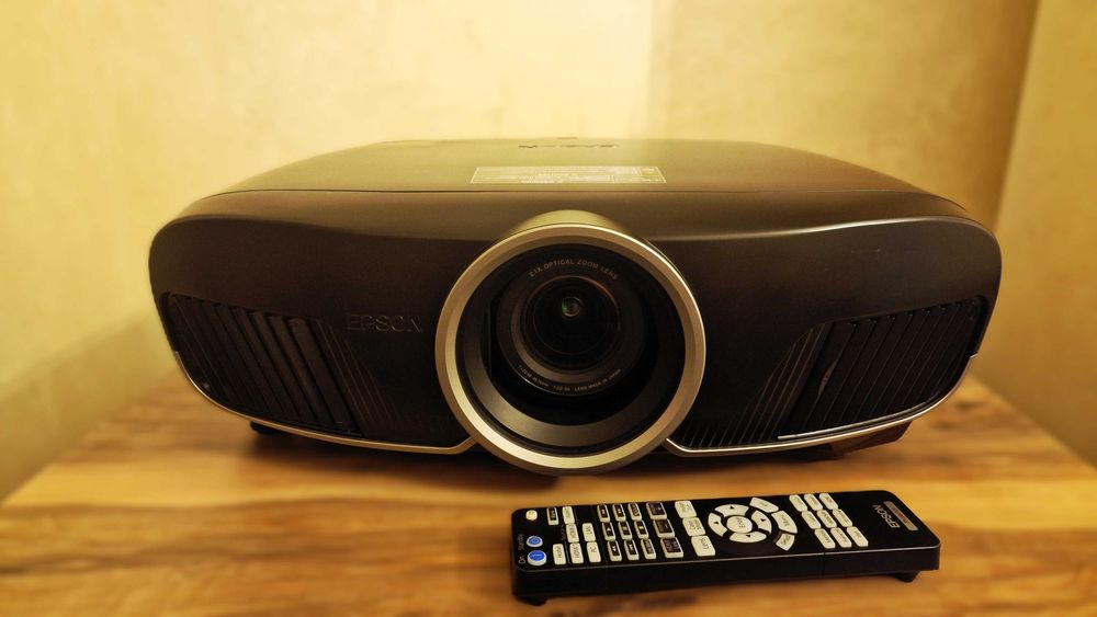 Проектор EPSON EH-TW9400 3LCD/3D/FullHD>4K для домашнего кинотеатра