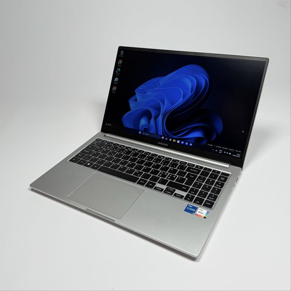 Лаптоп Samsung Galaxy Book 3/15,6” IPS/i5-1335U 10x4,60GHz