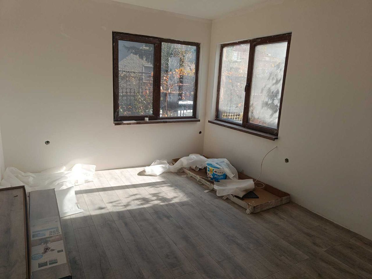 Продава се Къща в Казанлък - 160 кв.м за 749 €/кв.м - Снимка #2