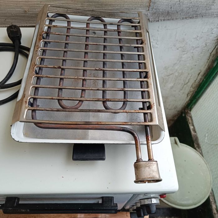 Българска скара с подвижна тава, малко използвана