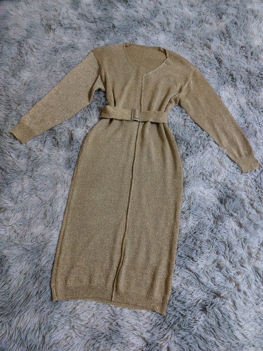 .Шикарное вечернее платье ,с люрексом новое 44-46