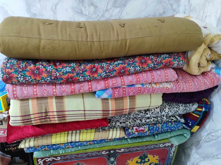 Отдам корпешки, матрасы и подушки и поду