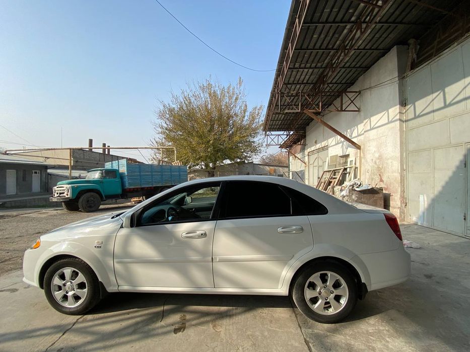 Жентра 3 позиция сотилади холати яхши матор полный ремонт булган