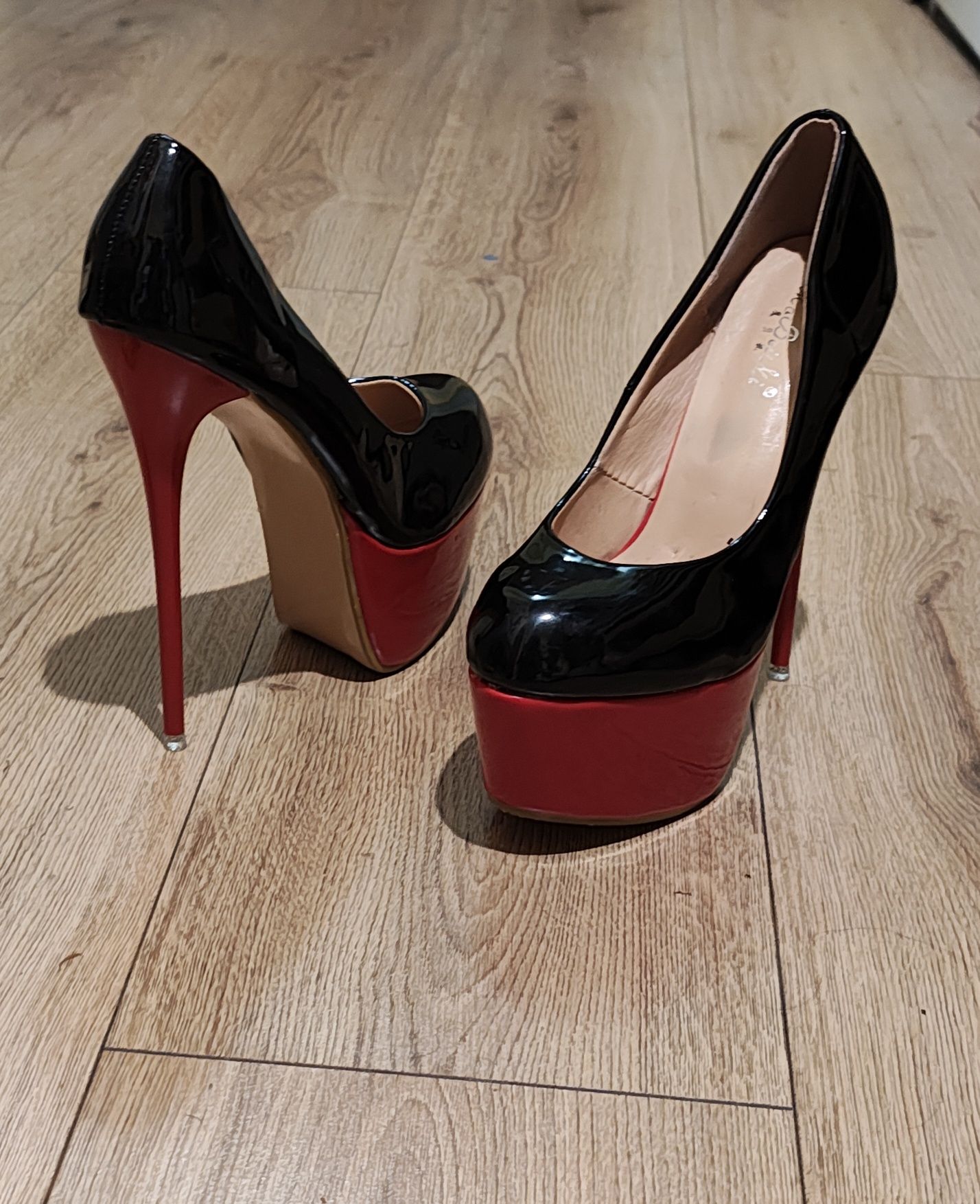Pantofi cu toc subțire 16 cm 39