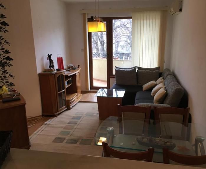 Дава се под наем Тристаен апартамент в Пловдив, Христо Смирненски - 82 кв.м за 460 € - Снимка #1