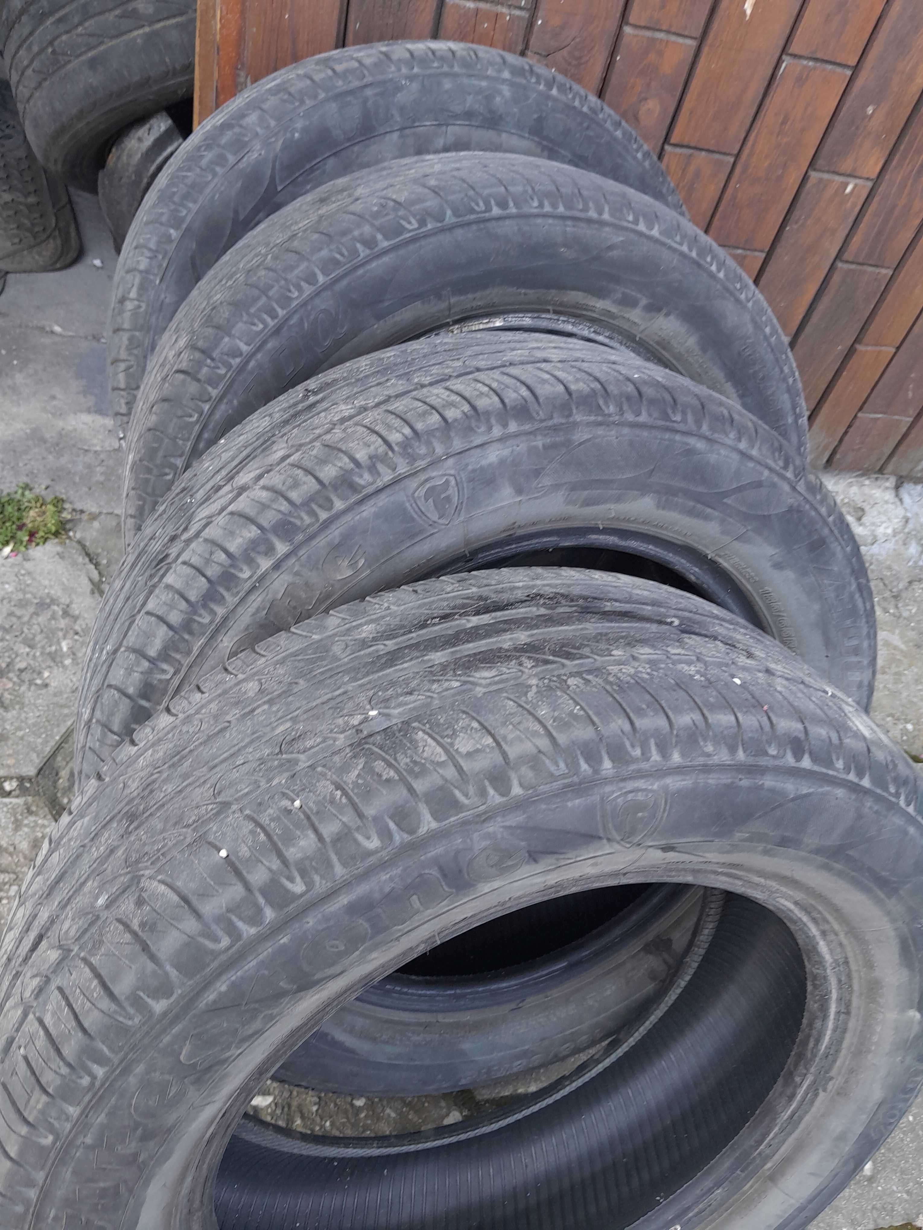 Продавам джанти със гуми и само гуми