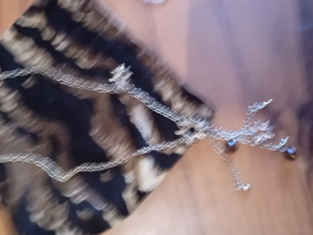 Vând Agate margele, bijuterii și ochelari Christian Dior