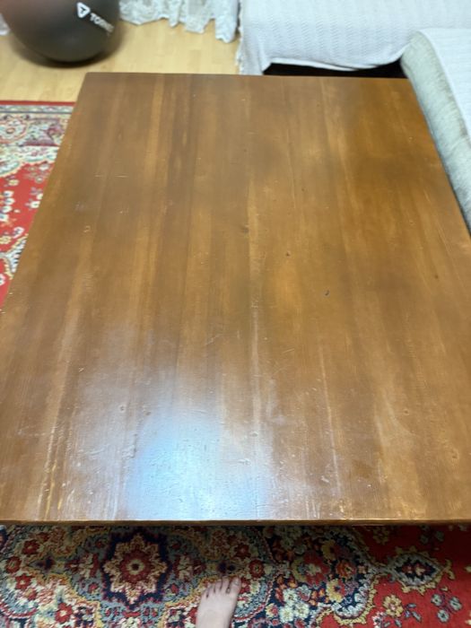 Продам стол дерево .