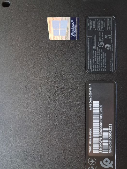 Laptop  Acer  Travel  Mate  B