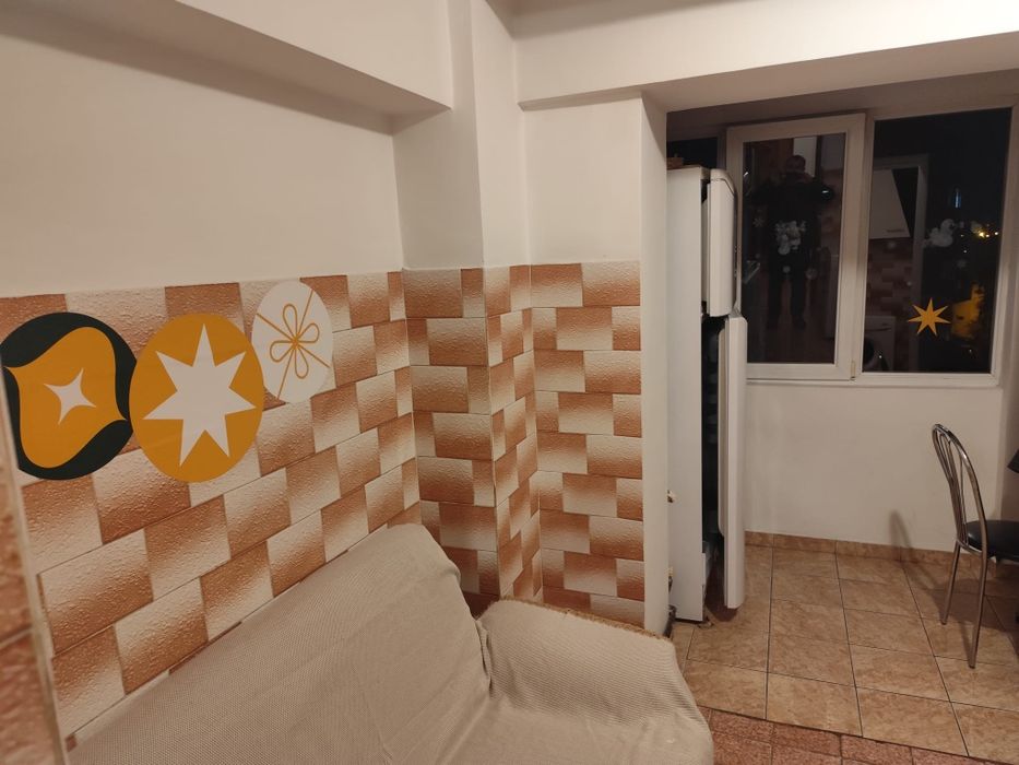 Închiriez garsonieră