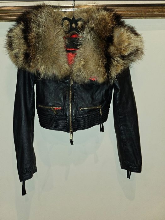 Яке естествена кожа Dsquared, Monqler