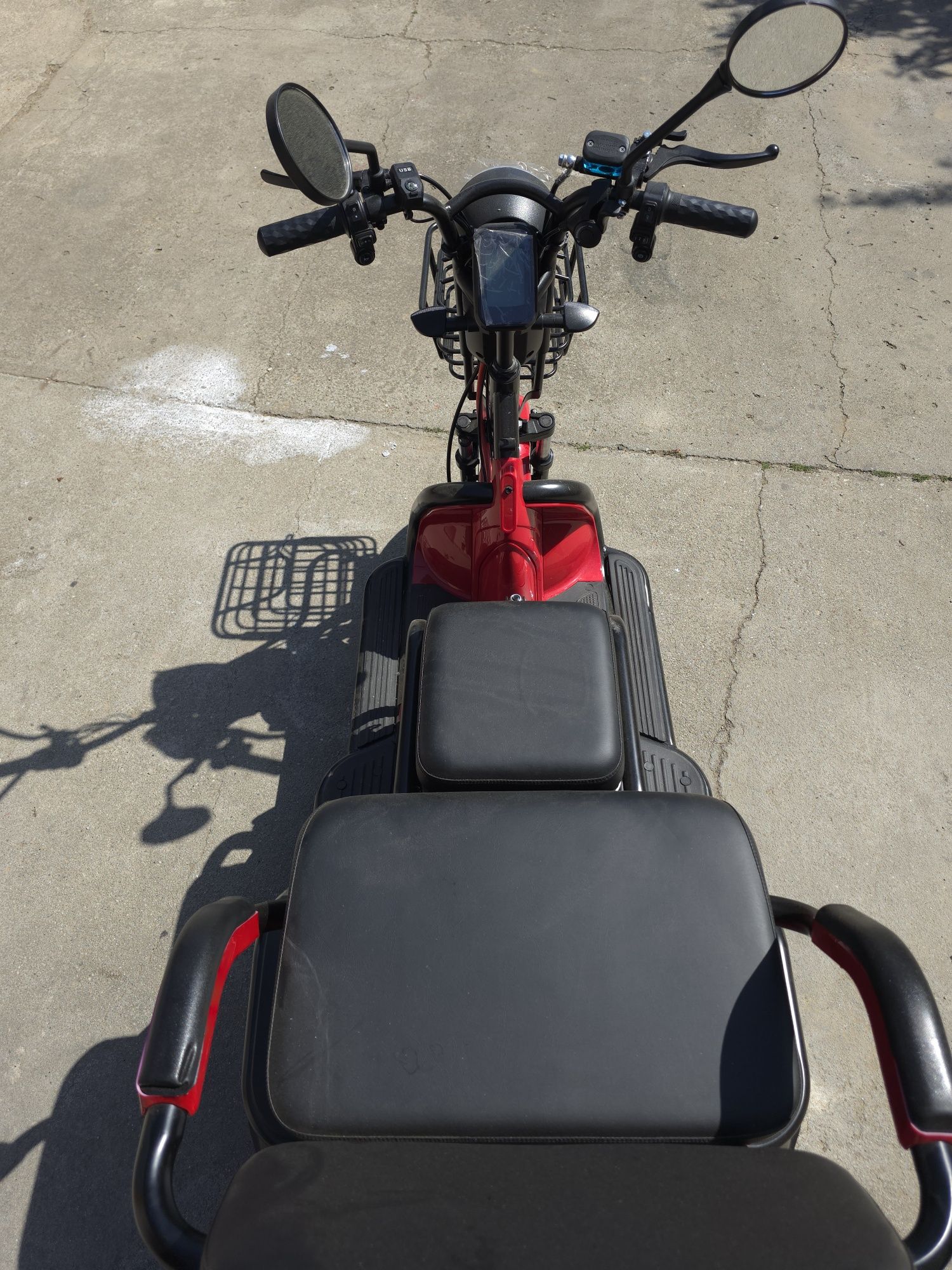 Vând bicicleta electrica nouă