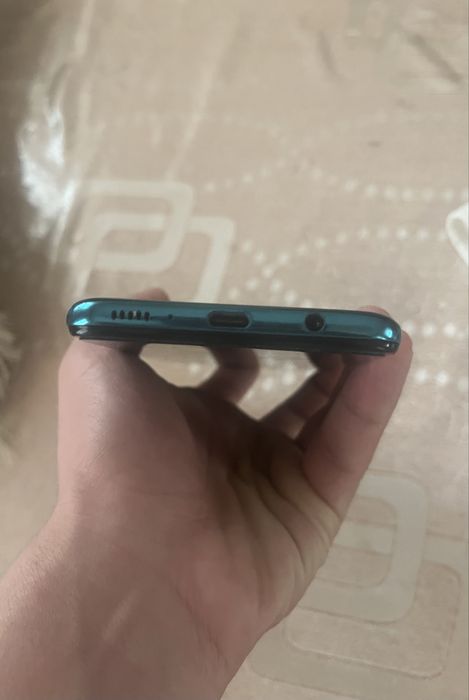 Продаетса телефон срочно Samsung A30s