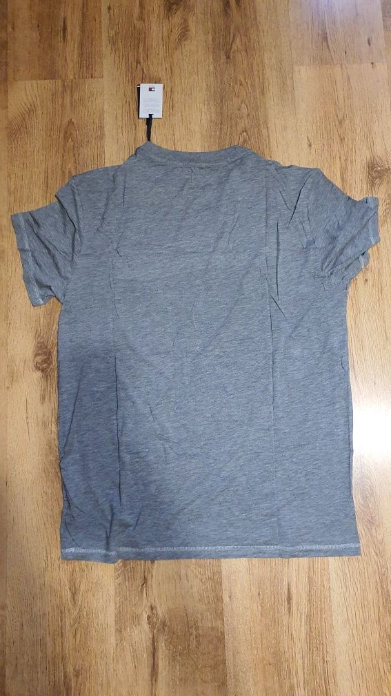 Tricou Original 100% Tommy Hilfiger Marime L si XL Import Germania