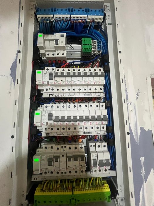 Executam instalatii electrice