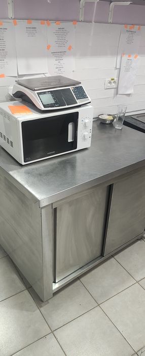 Predau firmă si utilaje fast food