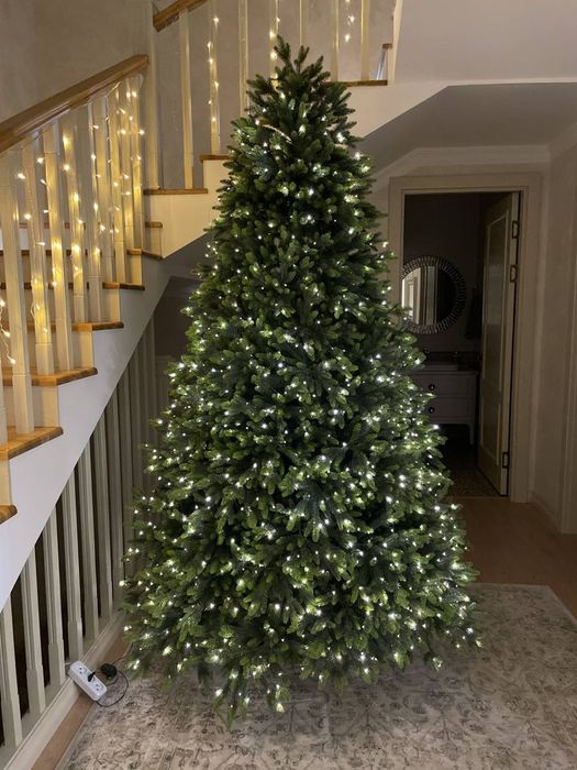 На ёлку гирлянда роса есть разные варианты и размеры