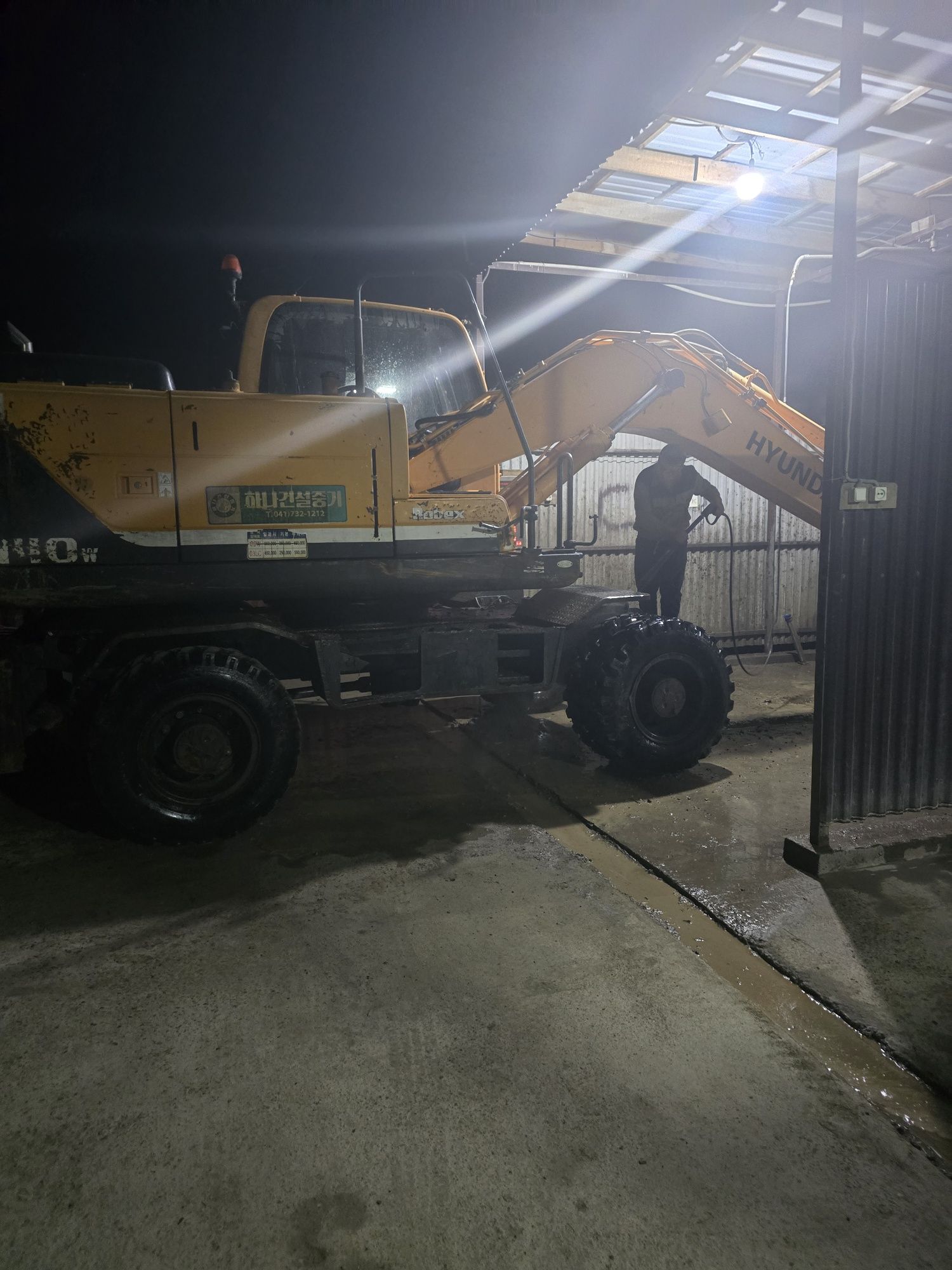 Ekskavator Hyundai w140