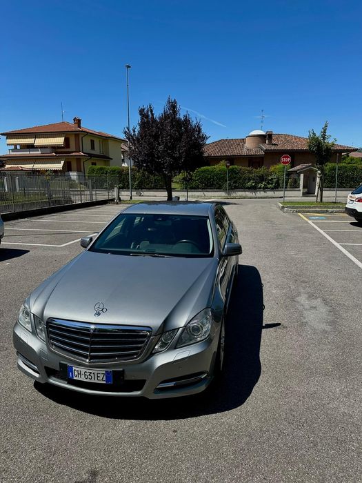 Mercedes-Benz E 220 CDI Avantgarde, Automată, decembrie 2010