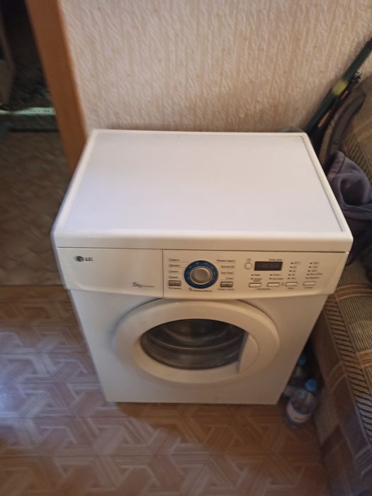 Продам стиральную машинку LG