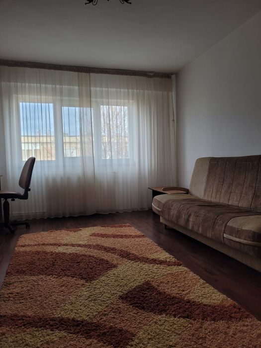 Inchiriez apartament 3 camere Rovine