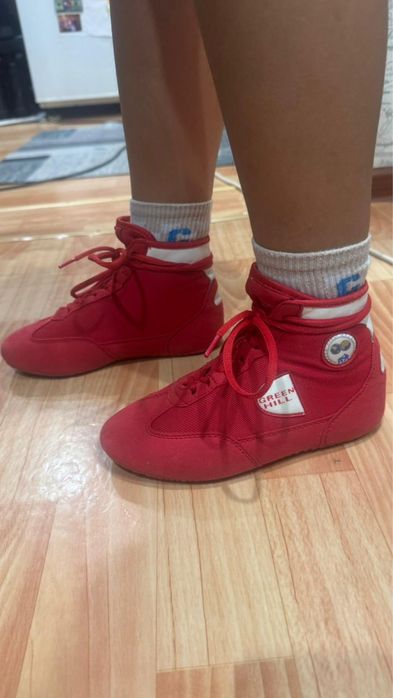 Продам кроссовки для борьбы