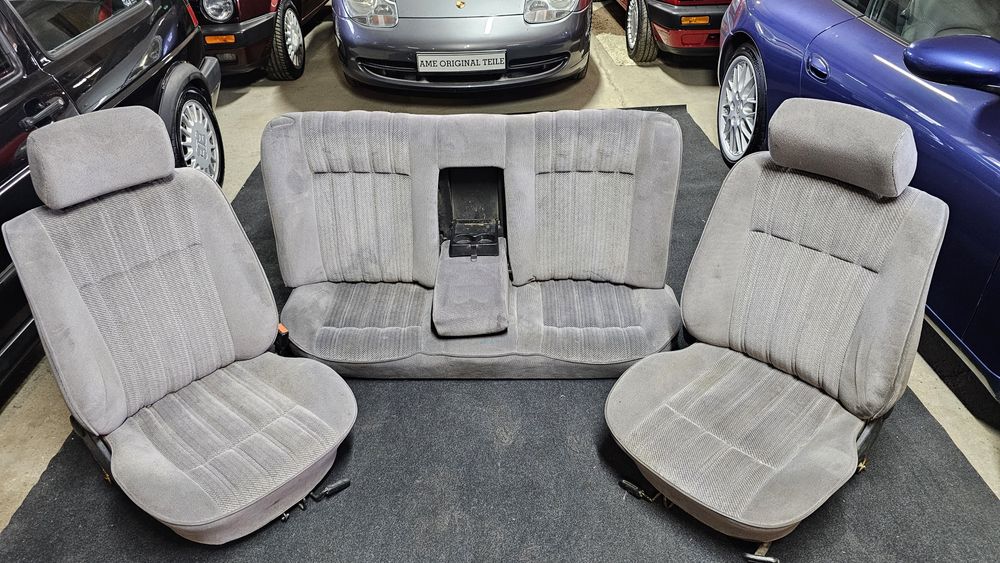 Interior original Volkswagen Jetta 2 GL (4usi)

Stare buna
Necesita cu