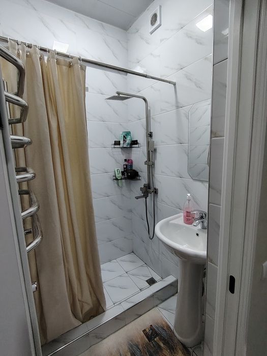 Bek Baraka TJM 2 xona kvartira sotiladi