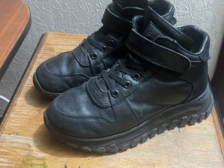 Продам зимние ботинки на мальчика