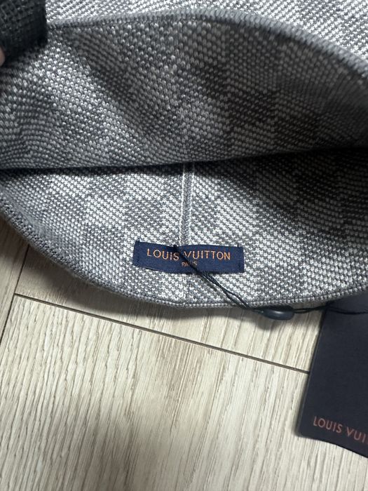 caciula louis vuitton