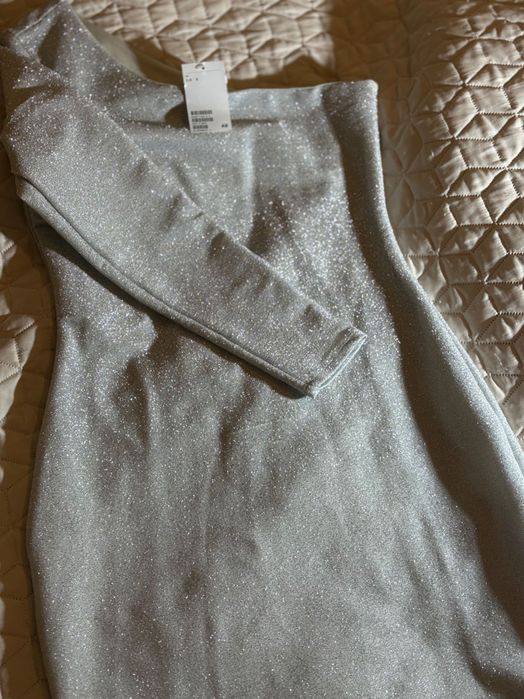 Чисто нова рокля H&M DIVIDED