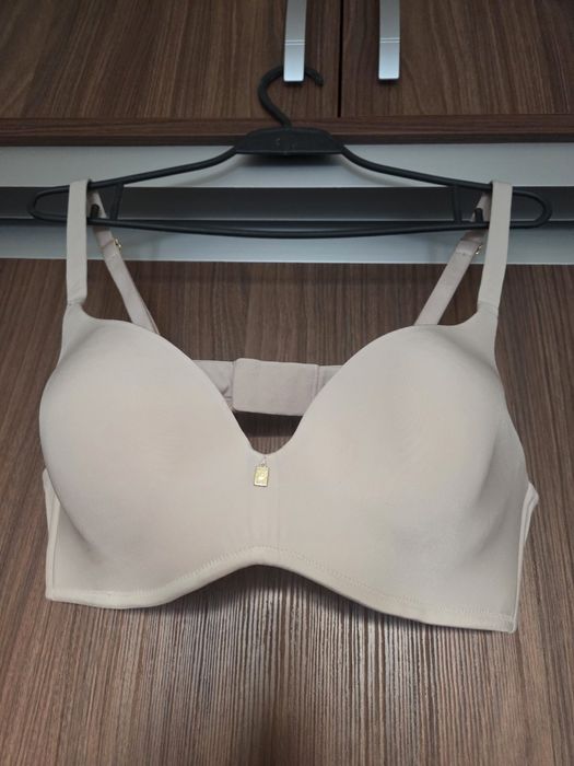 Сутиени три броя