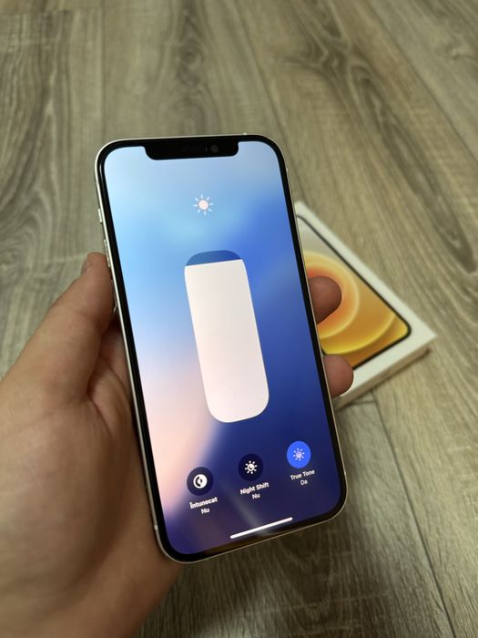 Vand iPhone 12 - 64 GB - Excelent