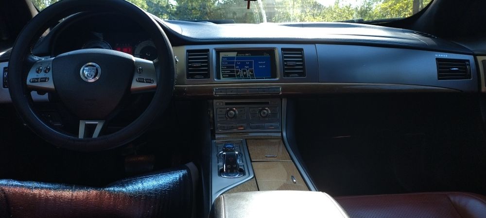 Vând Jaguar XF 2009