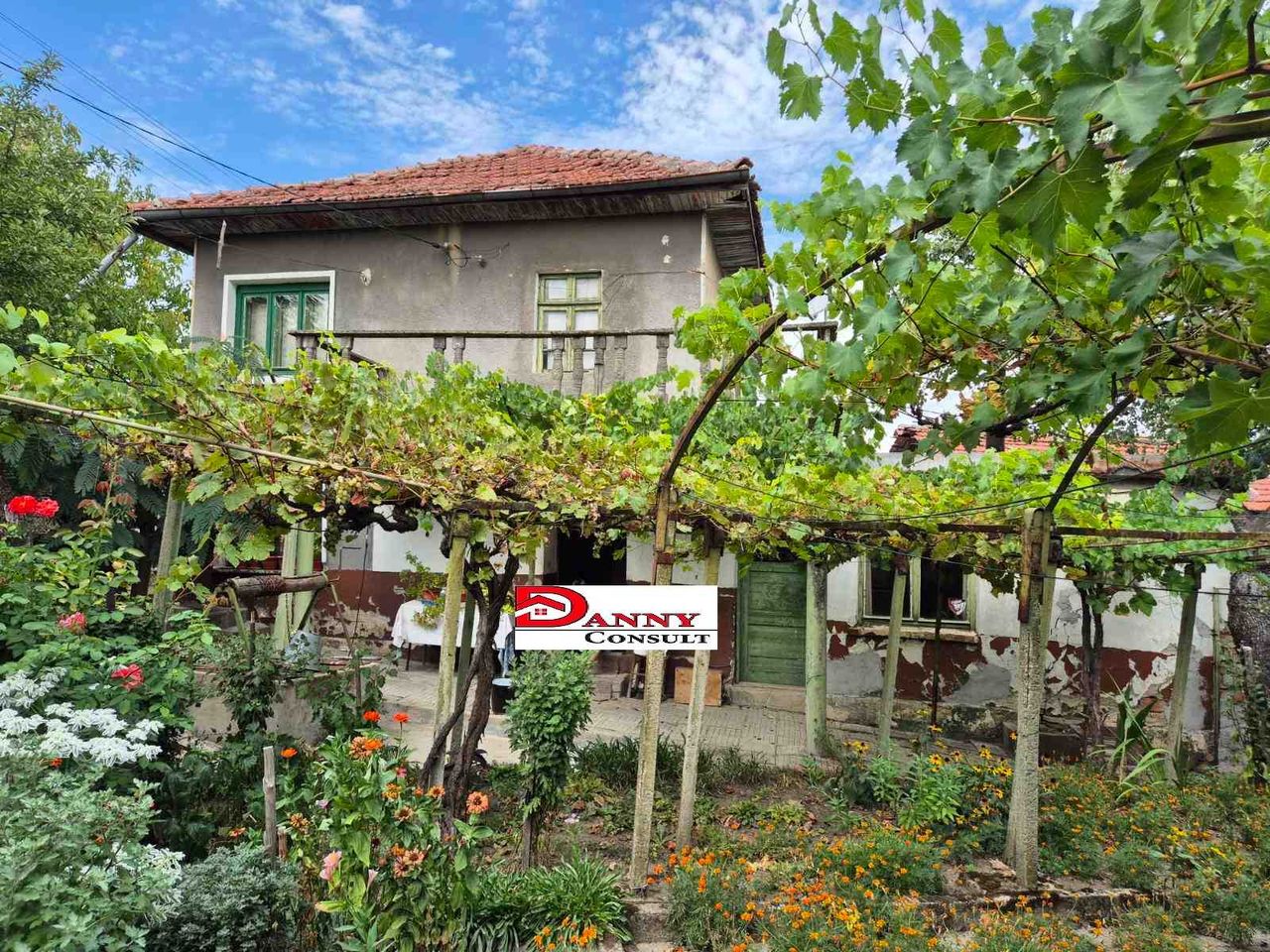 Продава се Къща в Велико Търново, Акация - 116 кв.м за 207 €/кв.м - Снимка #1
