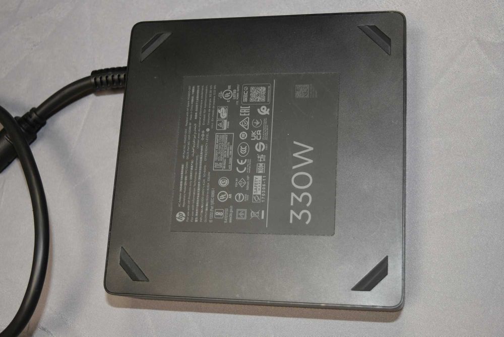 HP Omen i7-13700, 17.3" 144Hz GF RTX 4070 8GB, 32GB DDR5, 1TB SSD NVMe