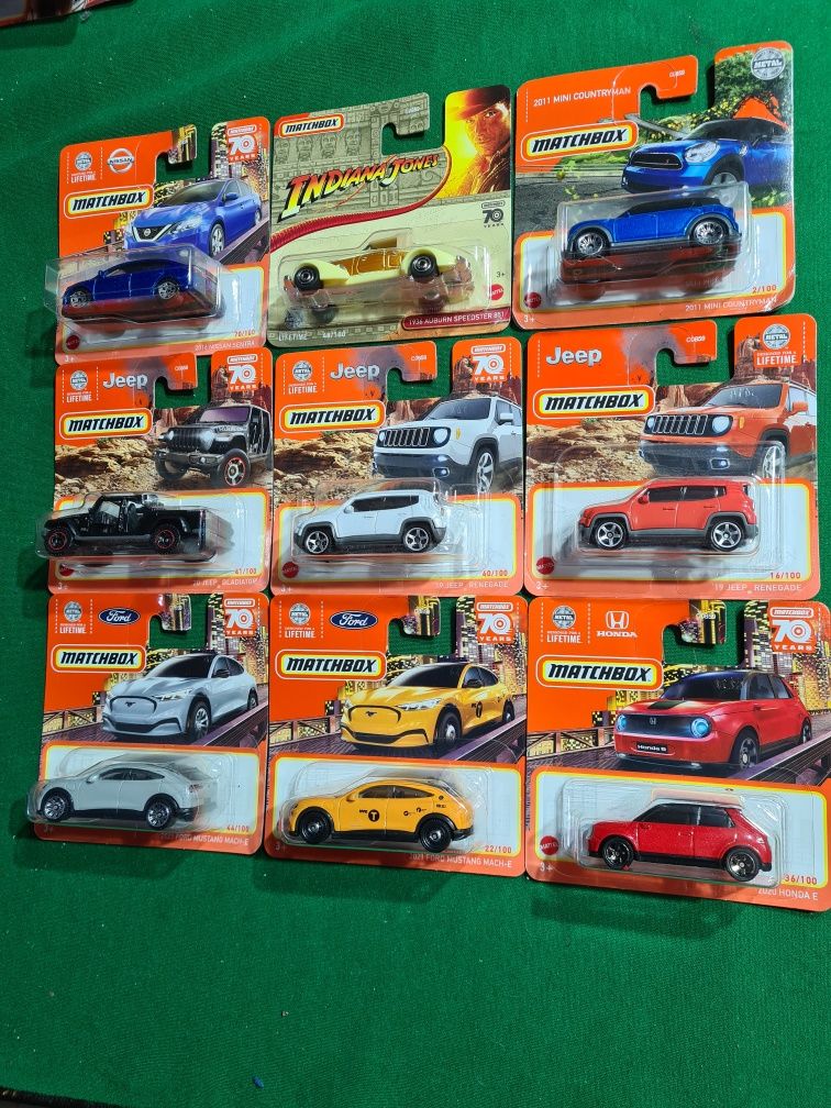 Продавам метални колички Matchbox  ! Мащаб 1:64 !