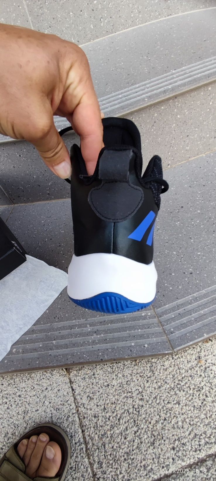 Adidas Explosive flash