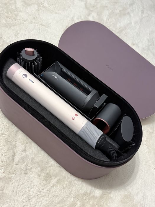Vând trusa de coafat Dyson HS09 airwrap co-anda 2x