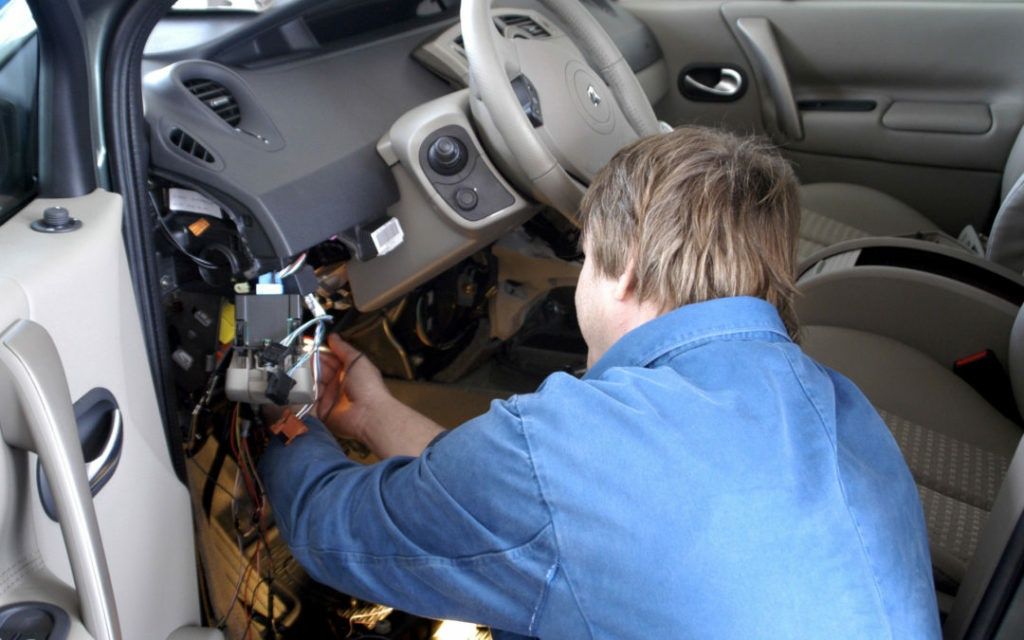 Electrician auto diagnoza auto instalare navigatii soft putere