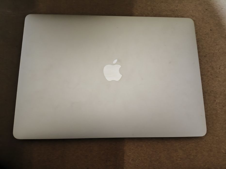 Macbook air 13 m1 sotiladi